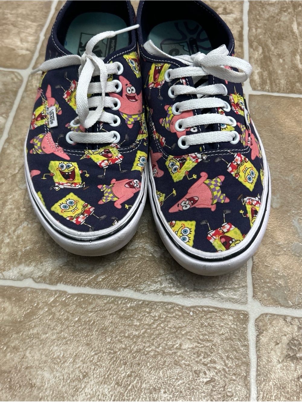 Size 8.5 Men’s10Wmens-SpongeBob SquarePants x Vans ComfyCush Authentic AlohaBob